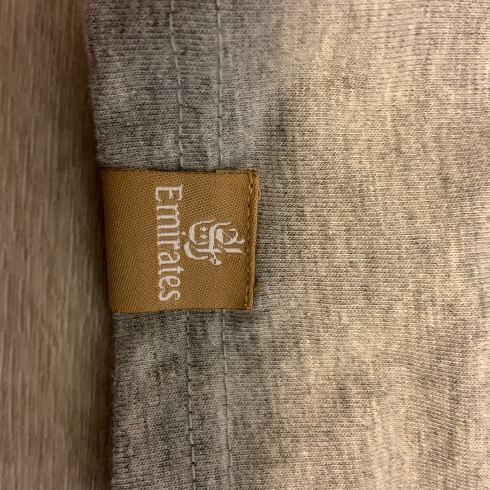 pullover sweater - Picture 2 of 2